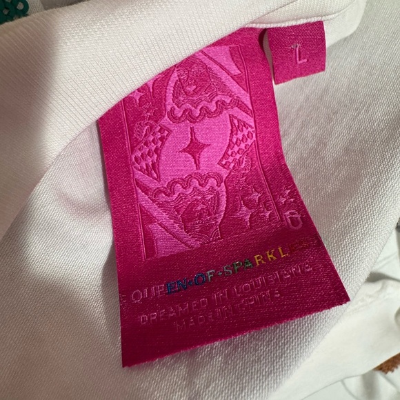 New! QUEEN OF SPARKLES Loving Myself Sequin Positive Heart Tee - Picture 12 of 13